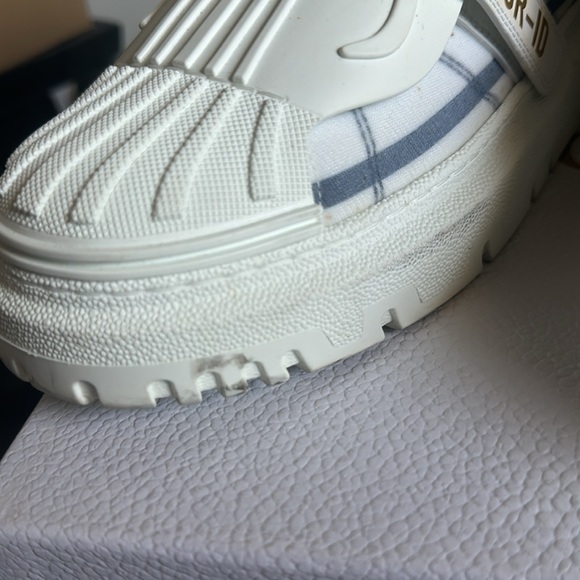 Christian Dior Sneakers - Picture 9 of 15